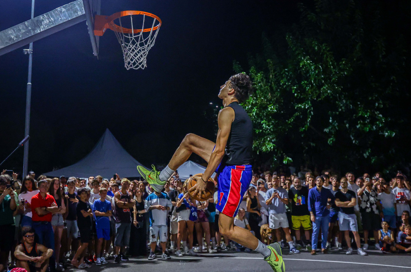 Master Cage Player Dribbling